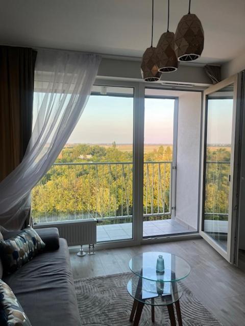 Apartment Moruse With Parking Bratislava Bagian luar foto