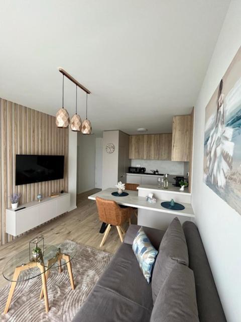 Apartment Moruse With Parking Bratislava Bagian luar foto